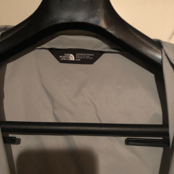 NWT, North Face Light weight jacket. - Picture 5 of 5